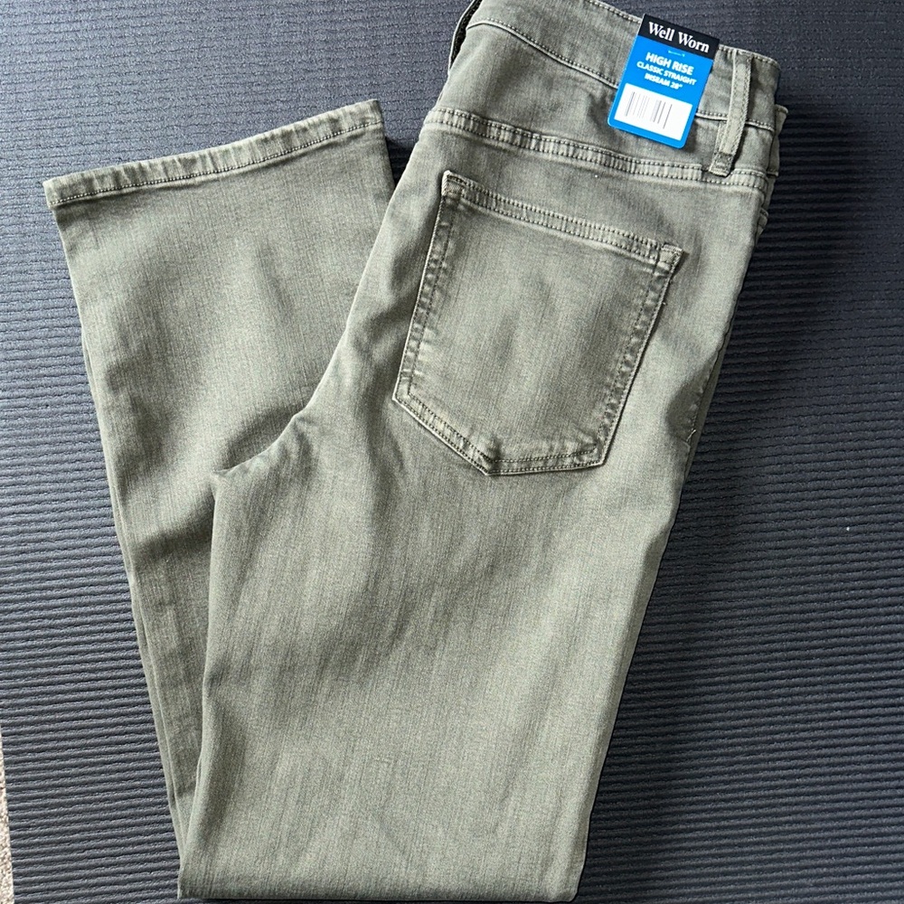 Well Worn Women’s Slim Straight Jeans